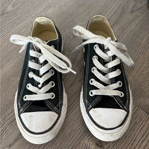 Converse chuck taylor kids sneakers size 11